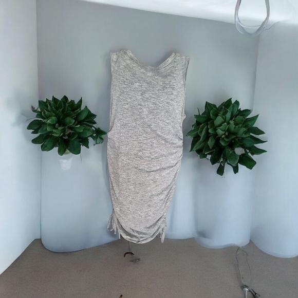 Gray Sleeveless Top - Picture 2 of 3